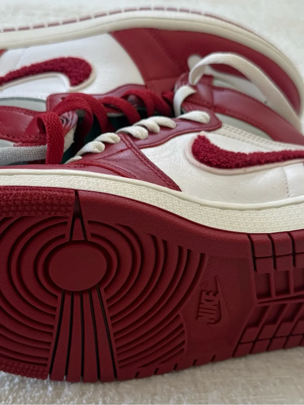 Jordan 1 Retro High OG Nike High-Top Sneaker - Red/White/Grey